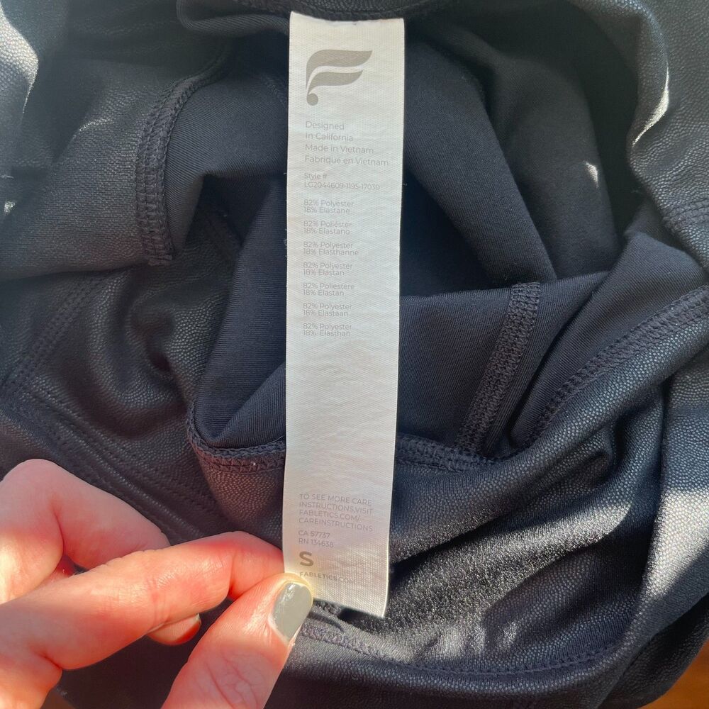 Fabletics High-Waisted Iridescent Luxe Legging Black SZ Sm Activewear Movement - Picture 7 of 8